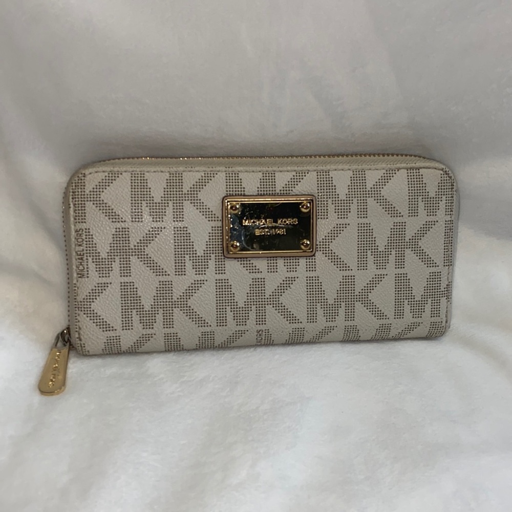 Michael Kors Jet Set Wallet